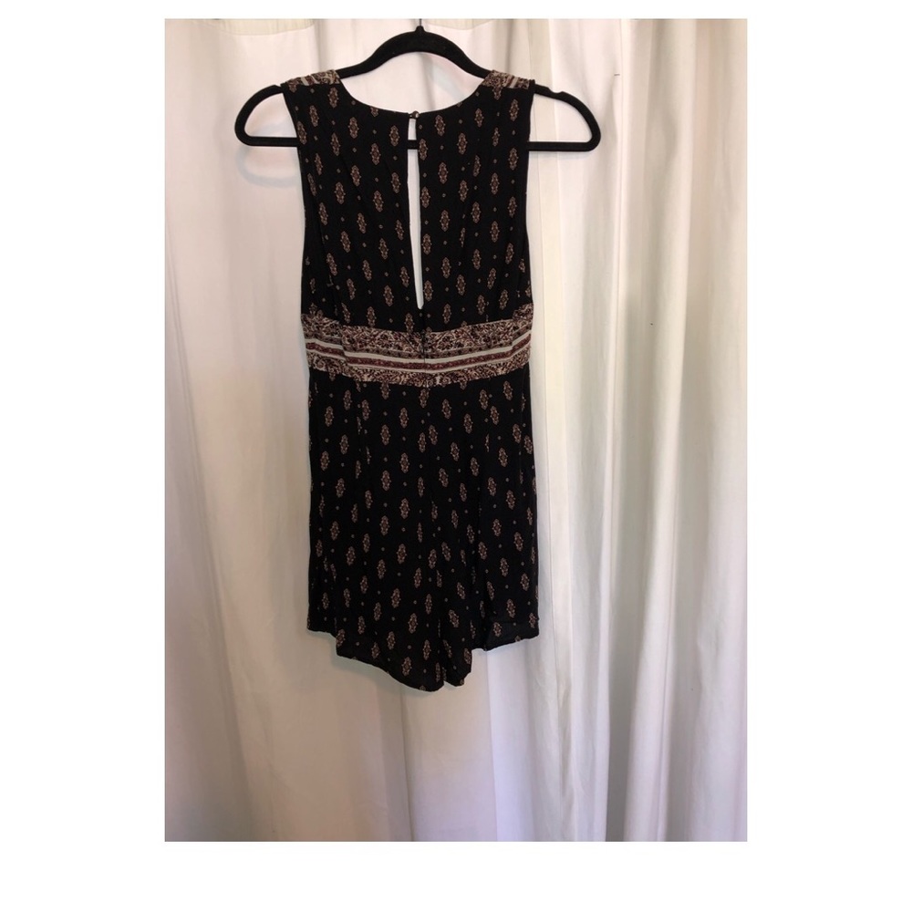 Patterned Romper - Picture 3 of 4